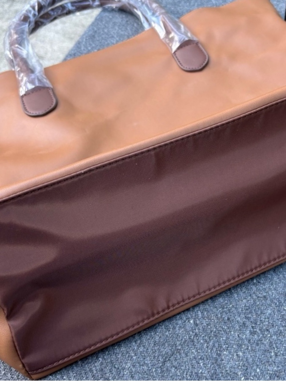 New wth tags large faux leather Bella Russo large brown travel tote . - Picture 3 of 5